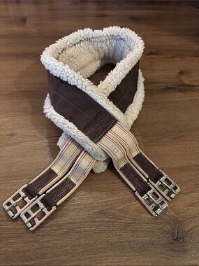 🐴 Fleece Lined English Girth. Size 52 🐴